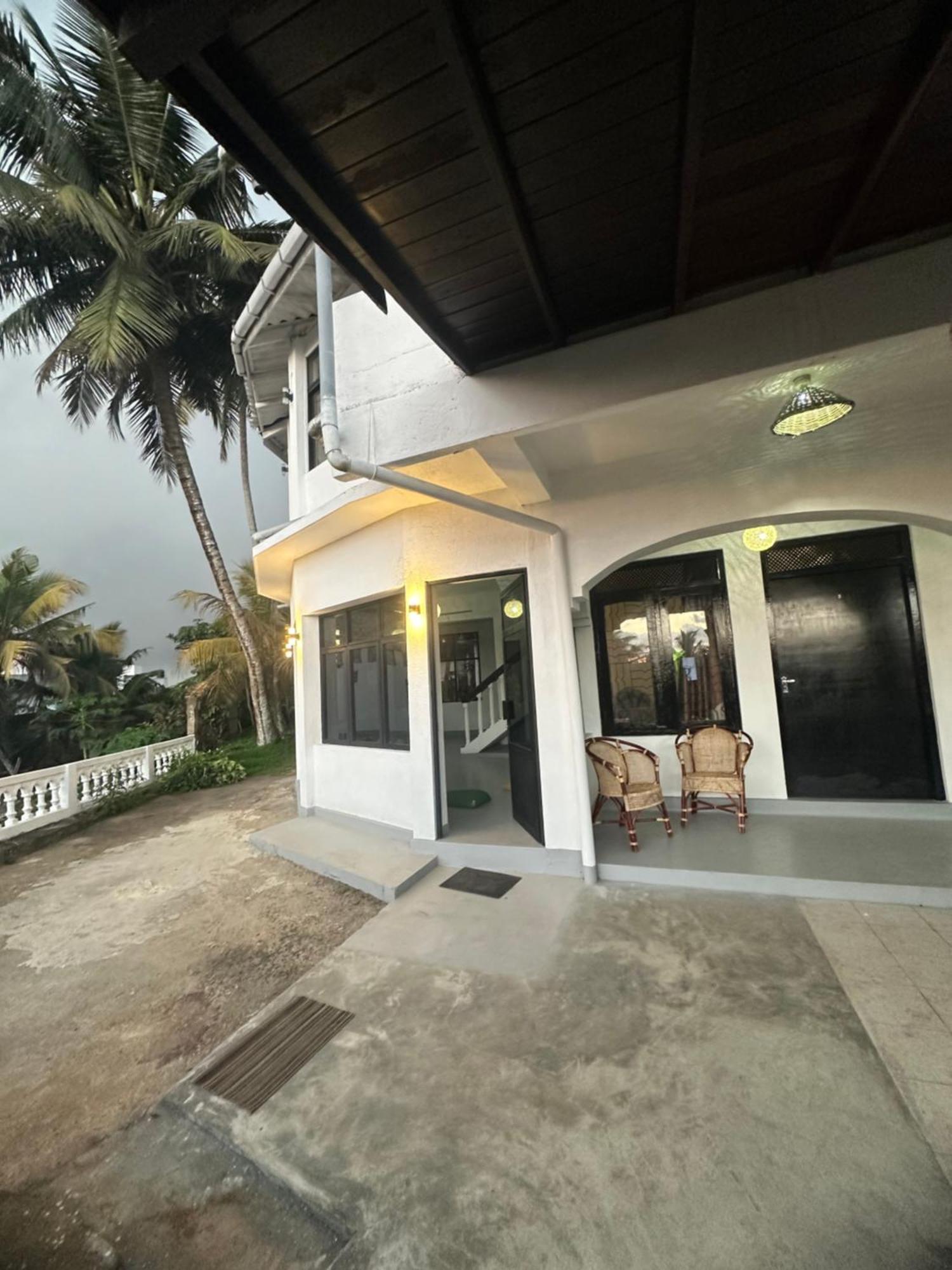 White Hill Hotel Унаватуна Екстериор снимка