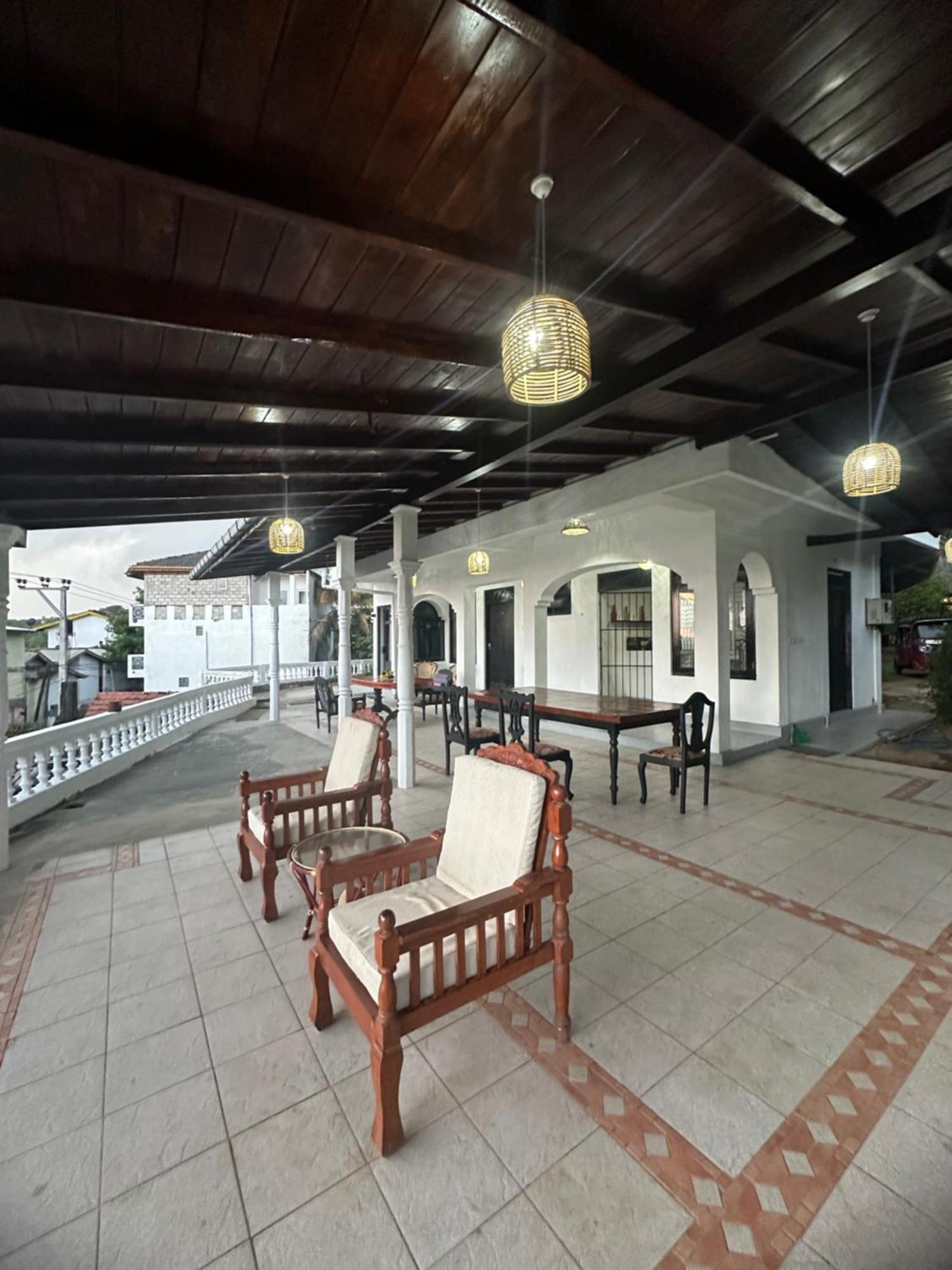 White Hill Hotel Унаватуна Екстериор снимка