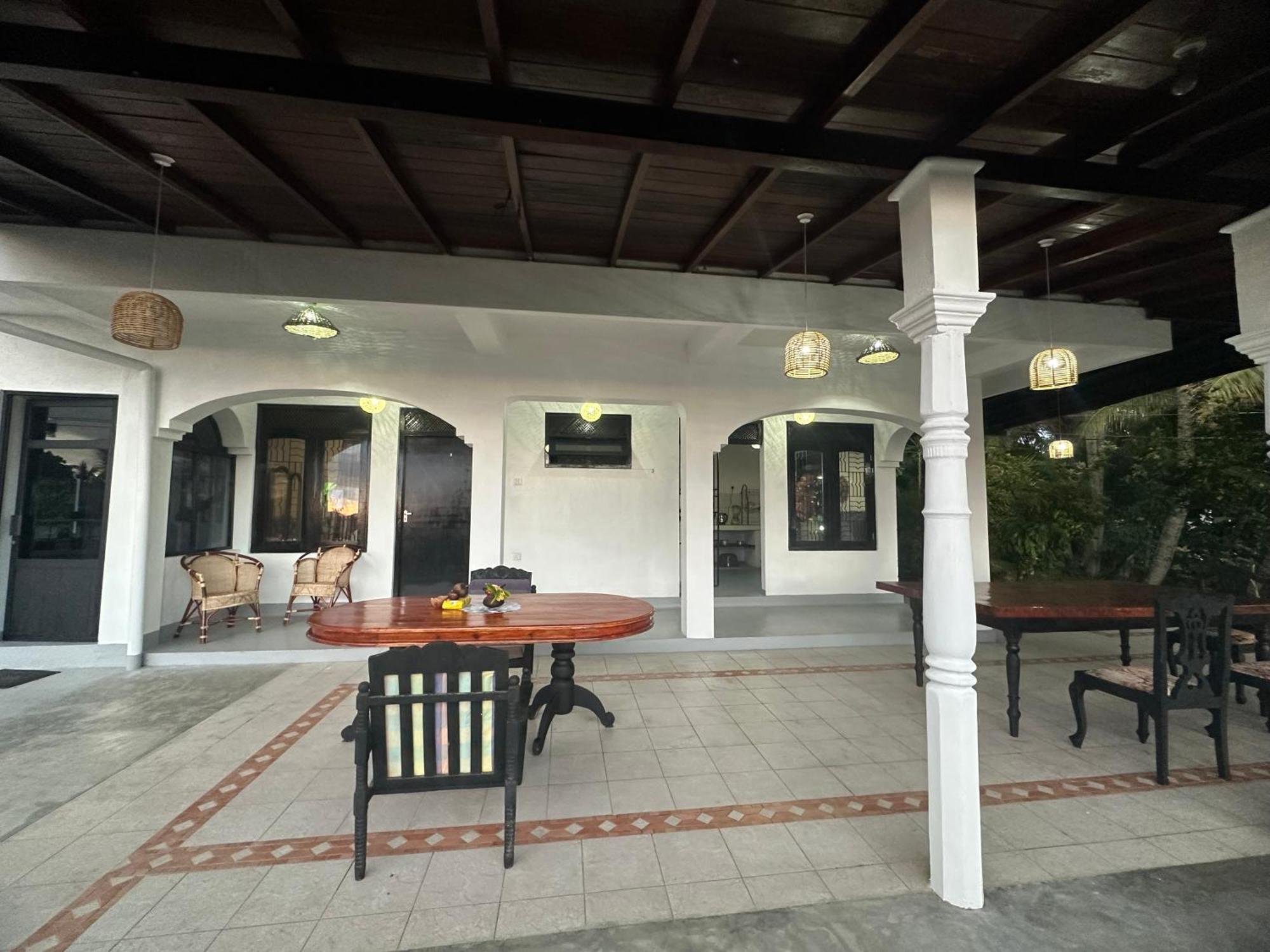 White Hill Hotel Унаватуна Екстериор снимка