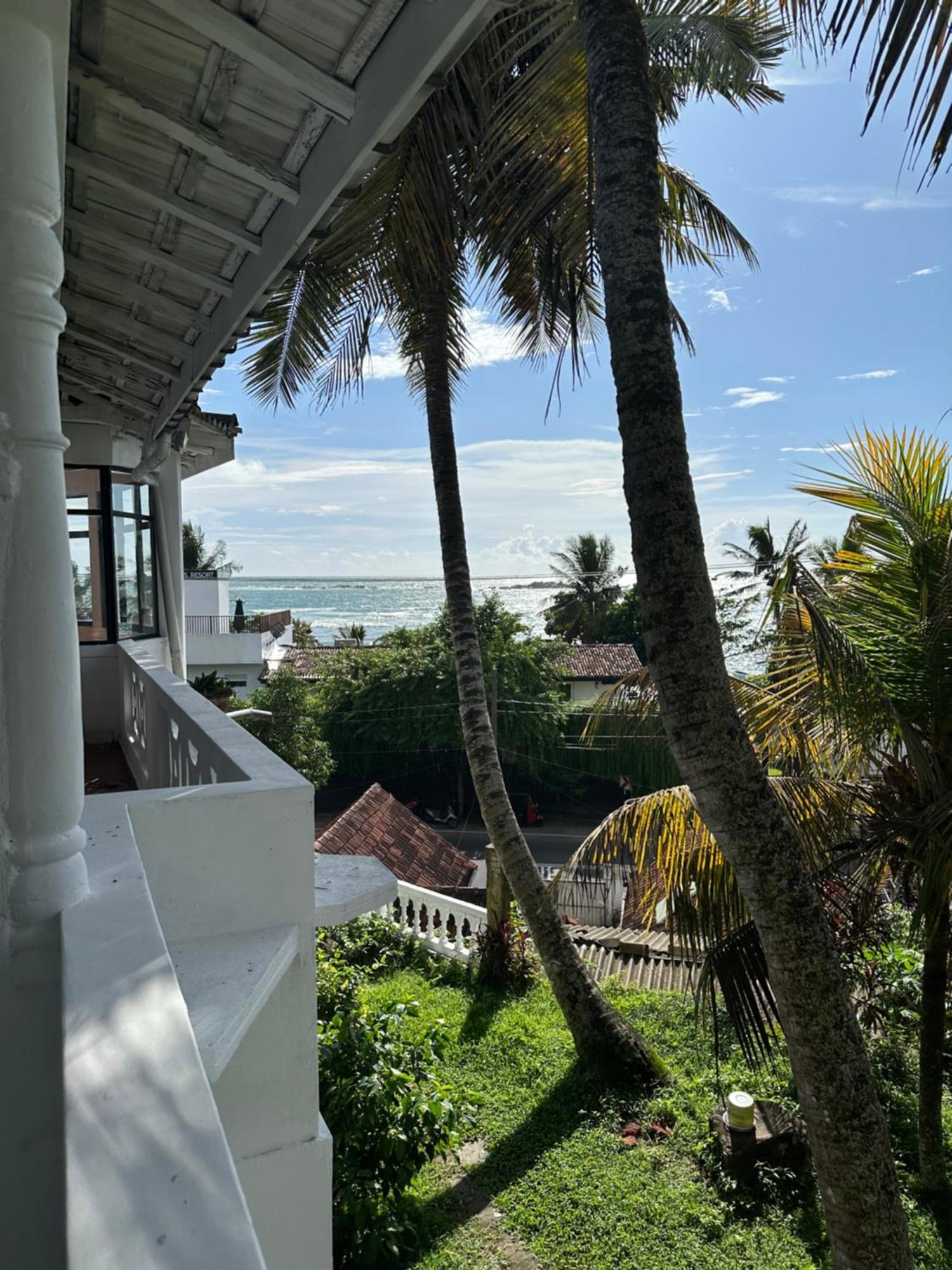 White Hill Hotel Унаватуна Екстериор снимка