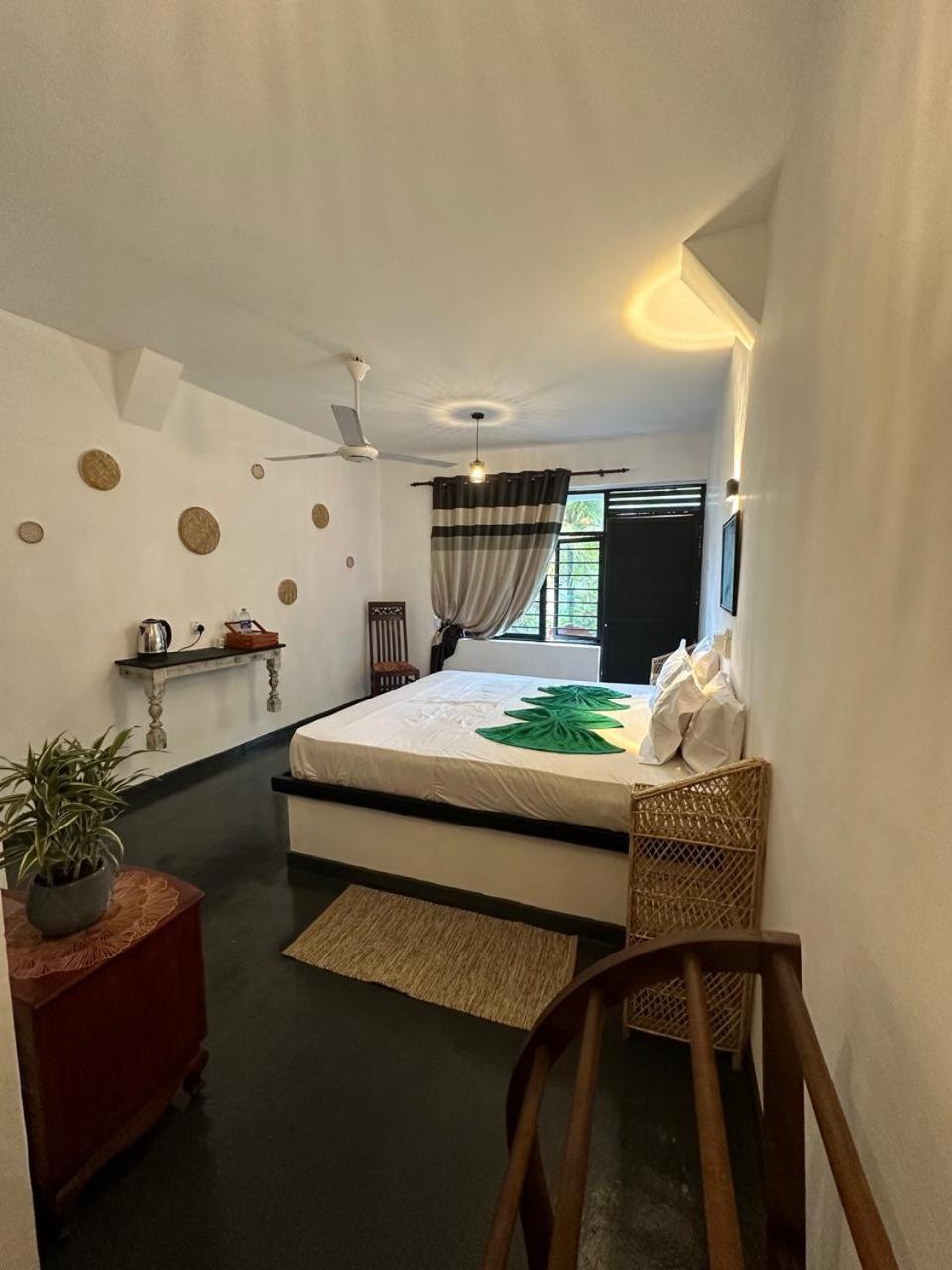 White Hill Hotel Унаватуна Екстериор снимка