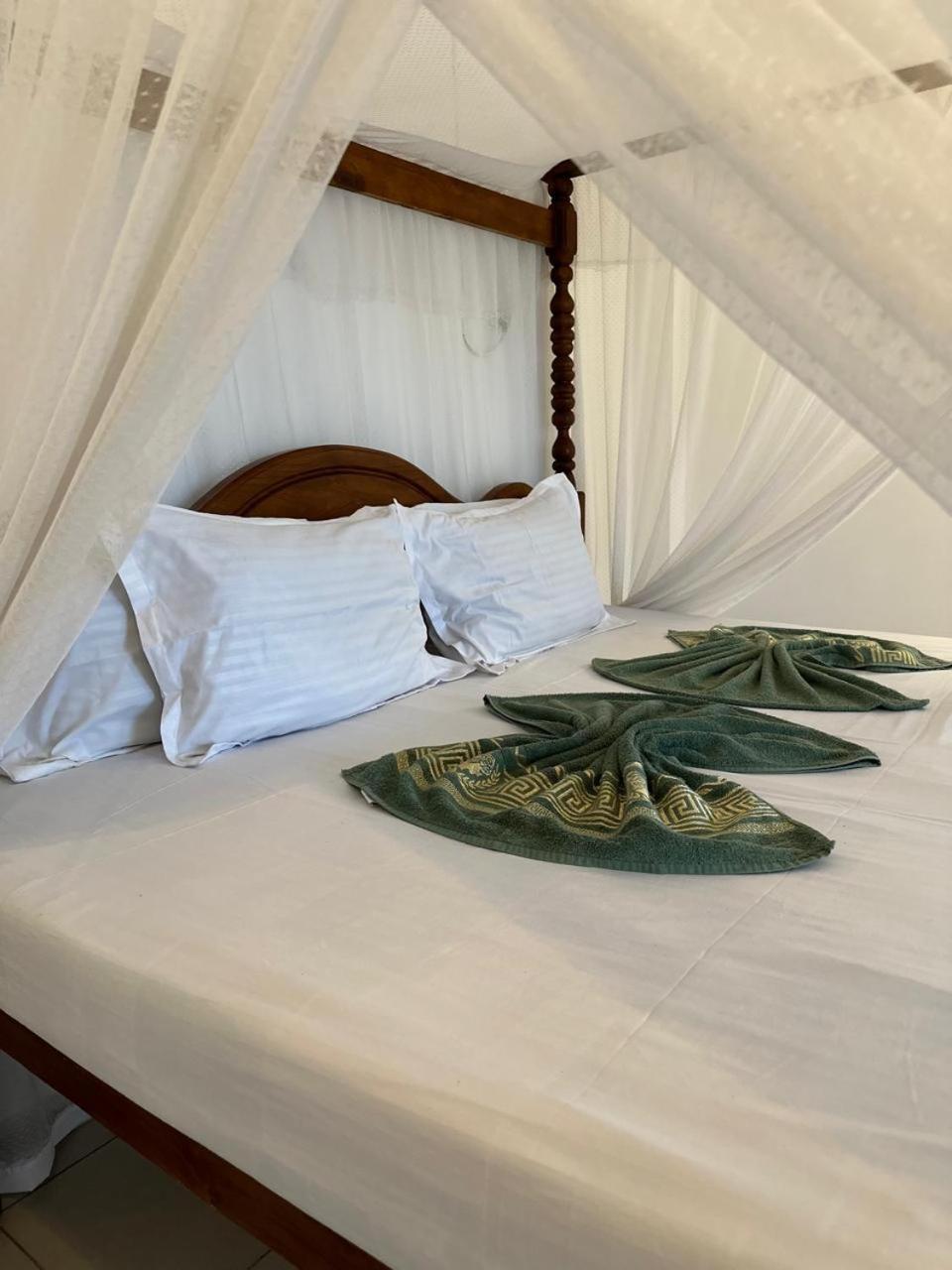 White Hill Hotel Унаватуна Екстериор снимка