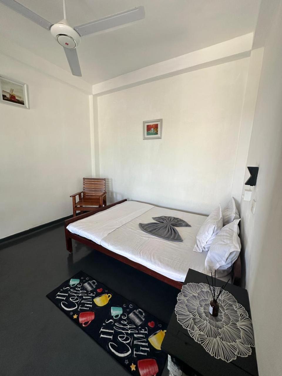 White Hill Hotel Унаватуна Екстериор снимка