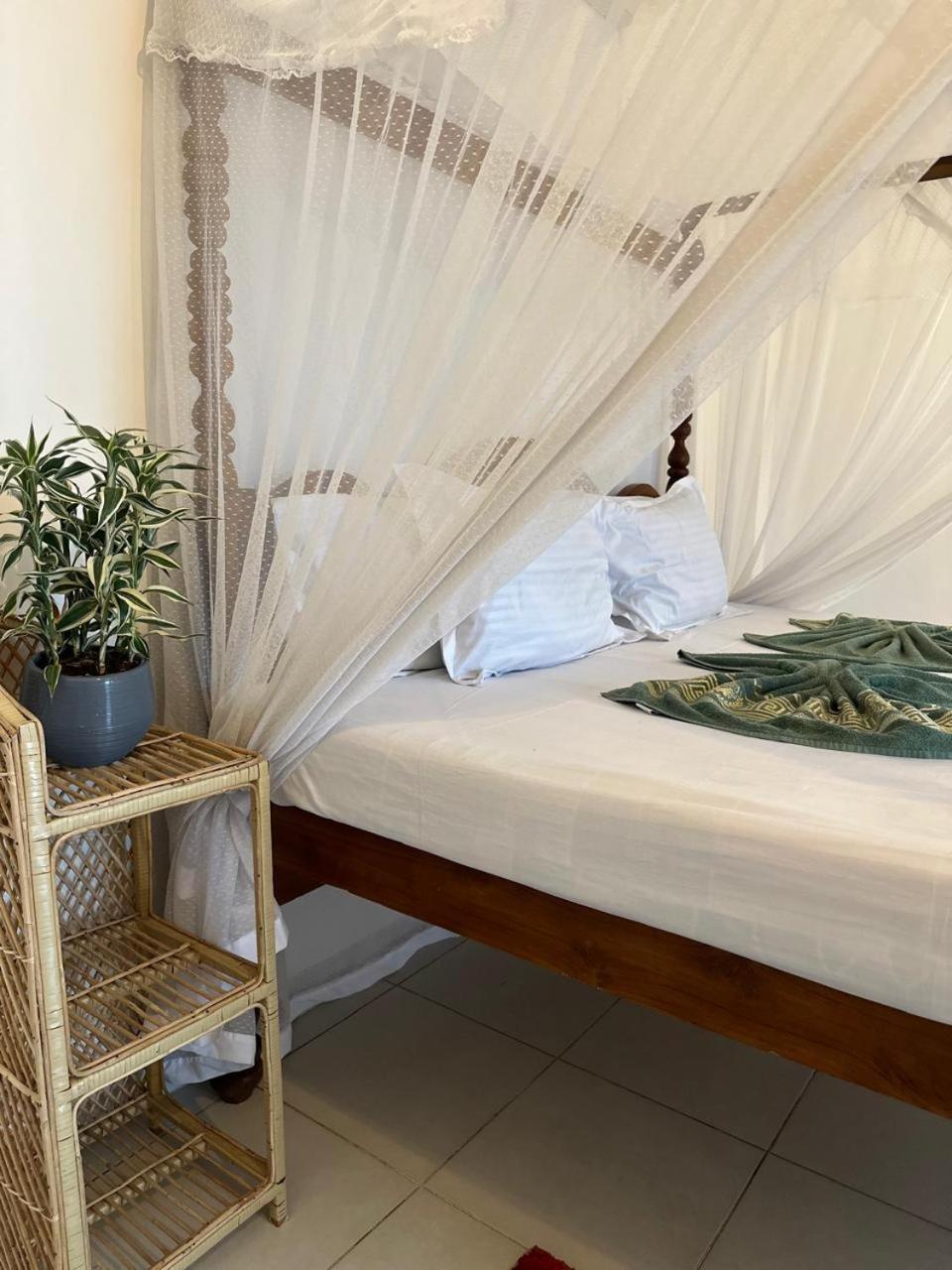 White Hill Hotel Унаватуна Екстериор снимка
